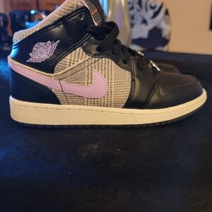 Jordan Kids' Black and Lavender Sneakers